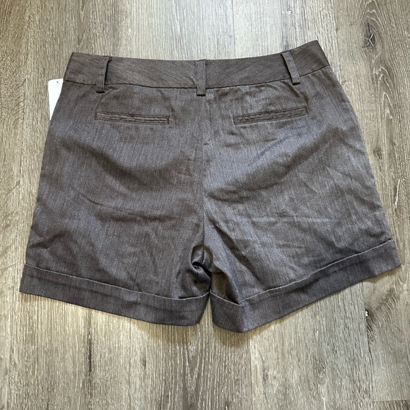 New GAP Gray Bermuda Shorts Modern Slim Fit - Picture 2 of 4